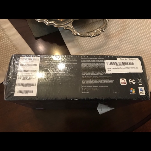 LINKSYS PLSK400 AV200 4-Port Network Adapter Kit - Picture 3 of 11